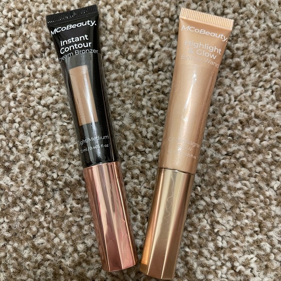 Mcobeauty. Other - MCoBeauty Contour and Highlight Duo - Black and Champagne